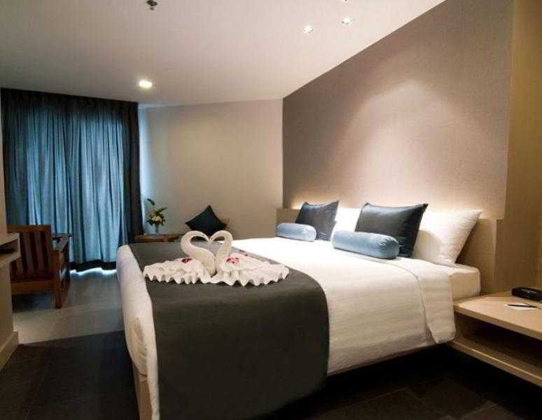 Ashlee Heights Hotel Patong Exteriör bild