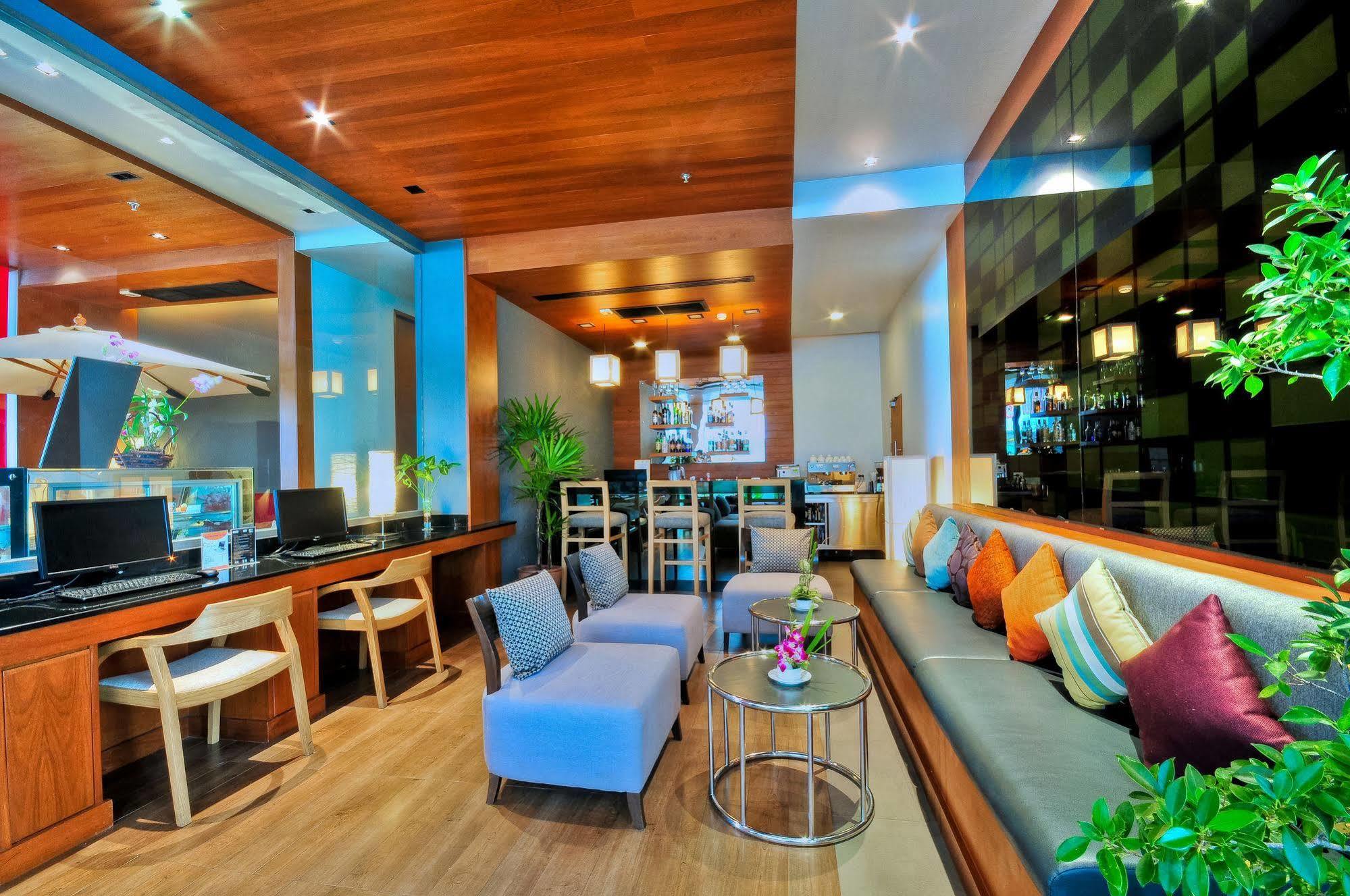 Ashlee Heights Hotel Patong Exteriör bild